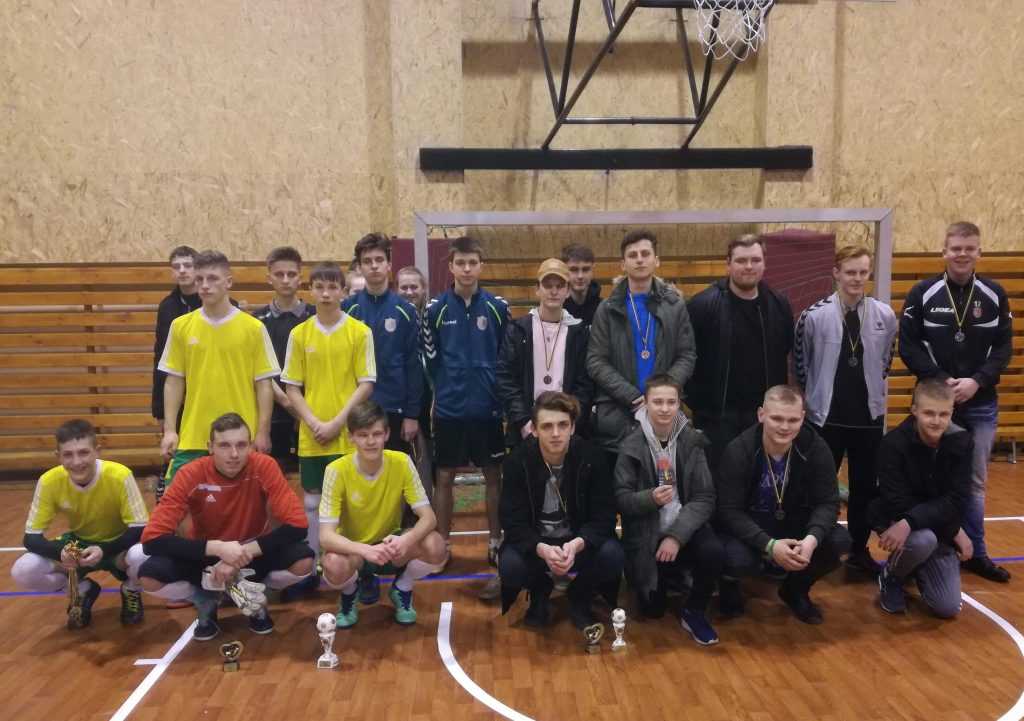 Read more about the article Salės futbolo turnyras Lietuvos Valstybės atkūrimo dienai paminėti!