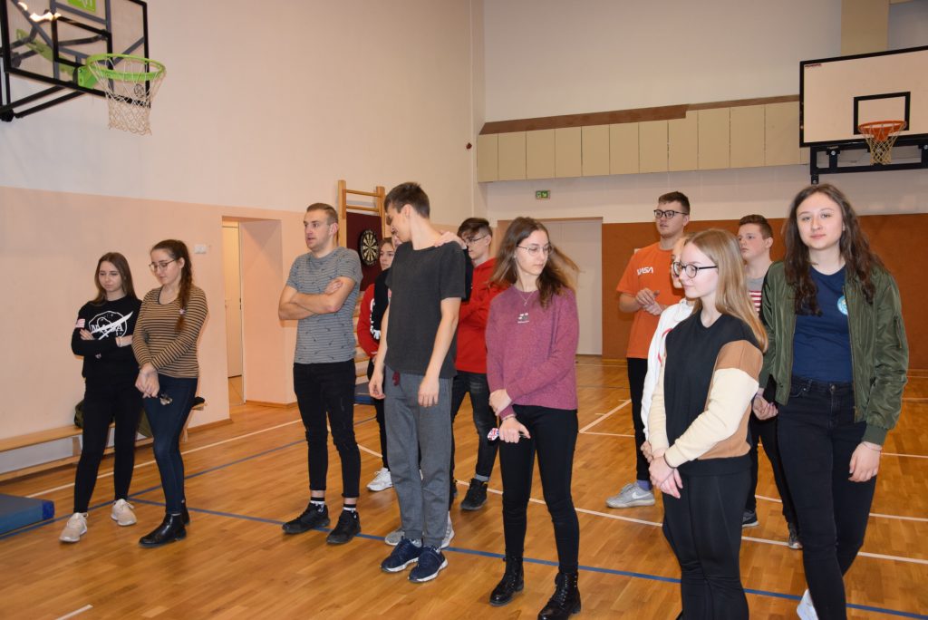 Read more about the article Moksleivių smiginio varžybos!