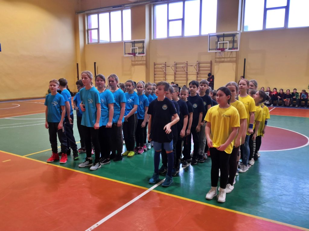 Read more about the article LAZDIJŲ R. 3-4 KLASIŲ MOKSLEIVIŲ (2012 M. G.) „DRĄSŪS, STIPRŪS, VIKRŪS“ VARŽYBOS