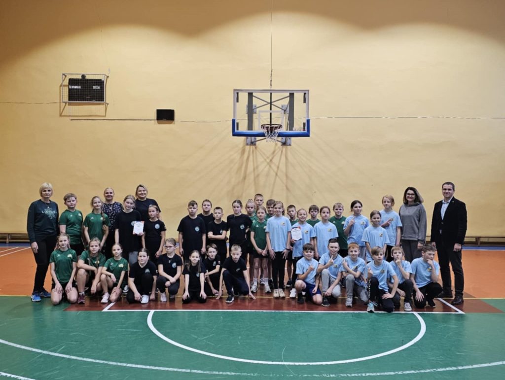 Read more about the article Lazdijų rajono 3-4 klasių moksleivių kvadrato varžybos