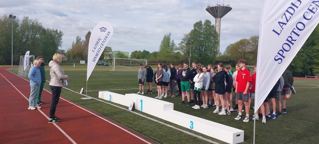 Read more about the article Lazdijų rajono moksleivių lengvosios atletikos keturkovės varžybos
