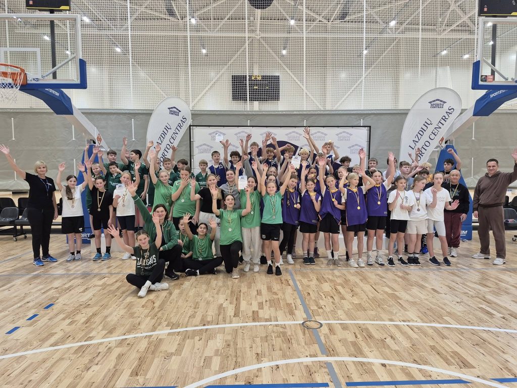 Read more about the article Lietuvos mokyklų sporto žaidynių mažųjų mokyklų kvadrato (2013 m.g.) zoninės varžybos