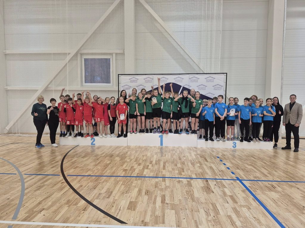 Read more about the article Lazdijų rajono 3-4 klasių moksleivių kvadrato varžybos